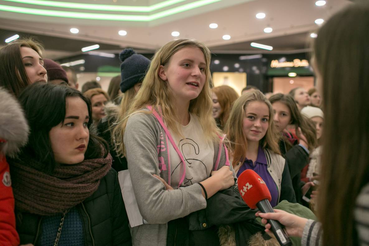 Фан-встреча с актерами самого популярного украинского сериала Школа image-41