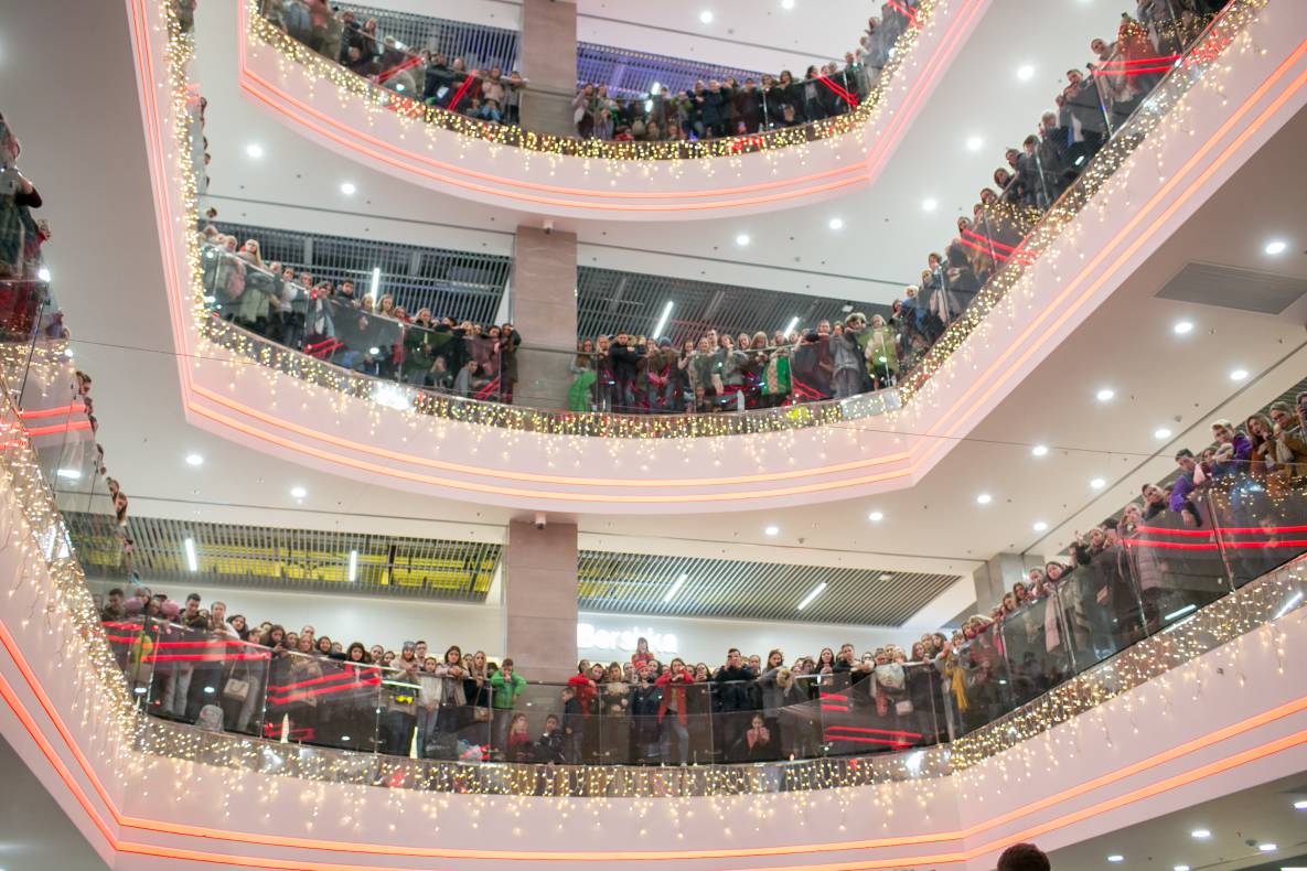 Фан-встреча с актерами самого популярного украинского сериала Школа image-43