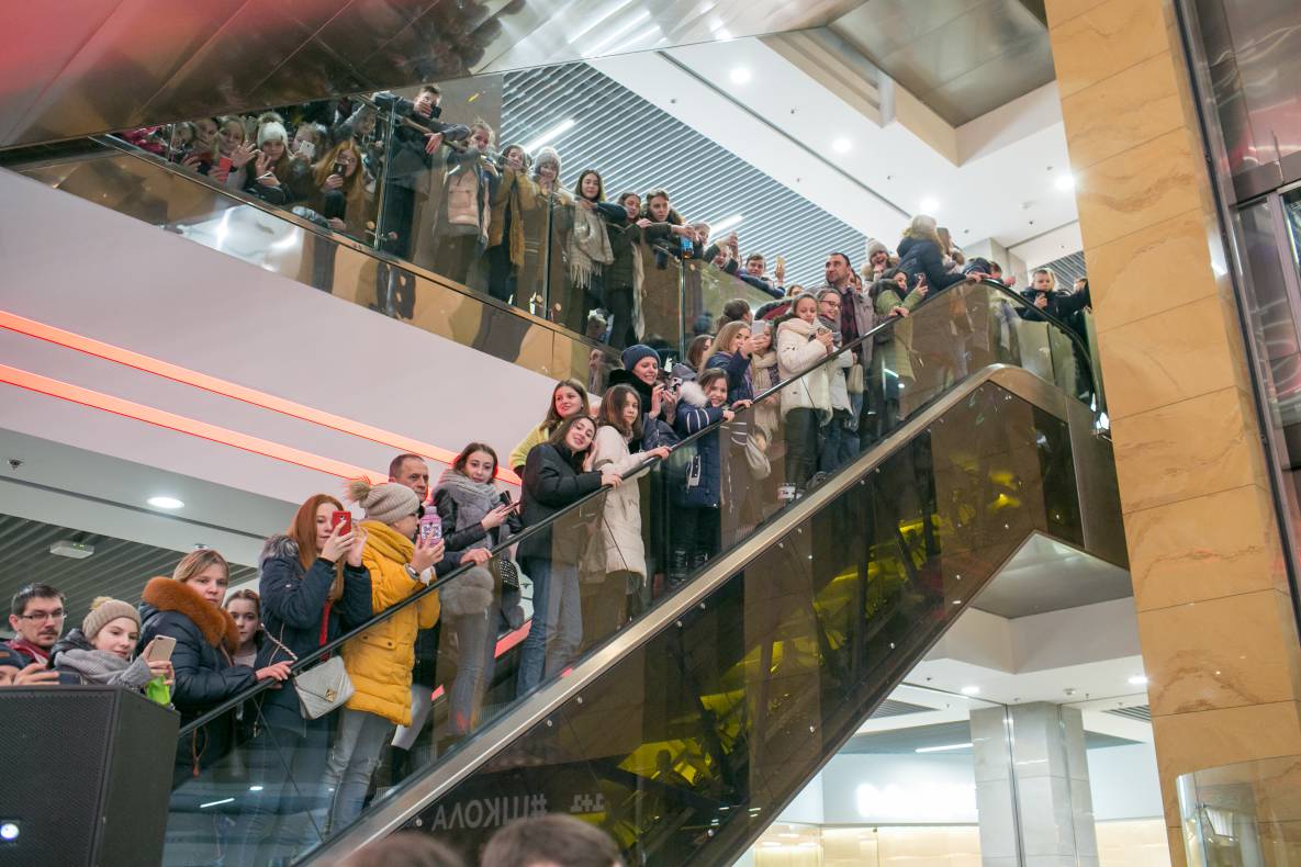 Фан-встреча с актерами самого популярного украинского сериала Школа image-45