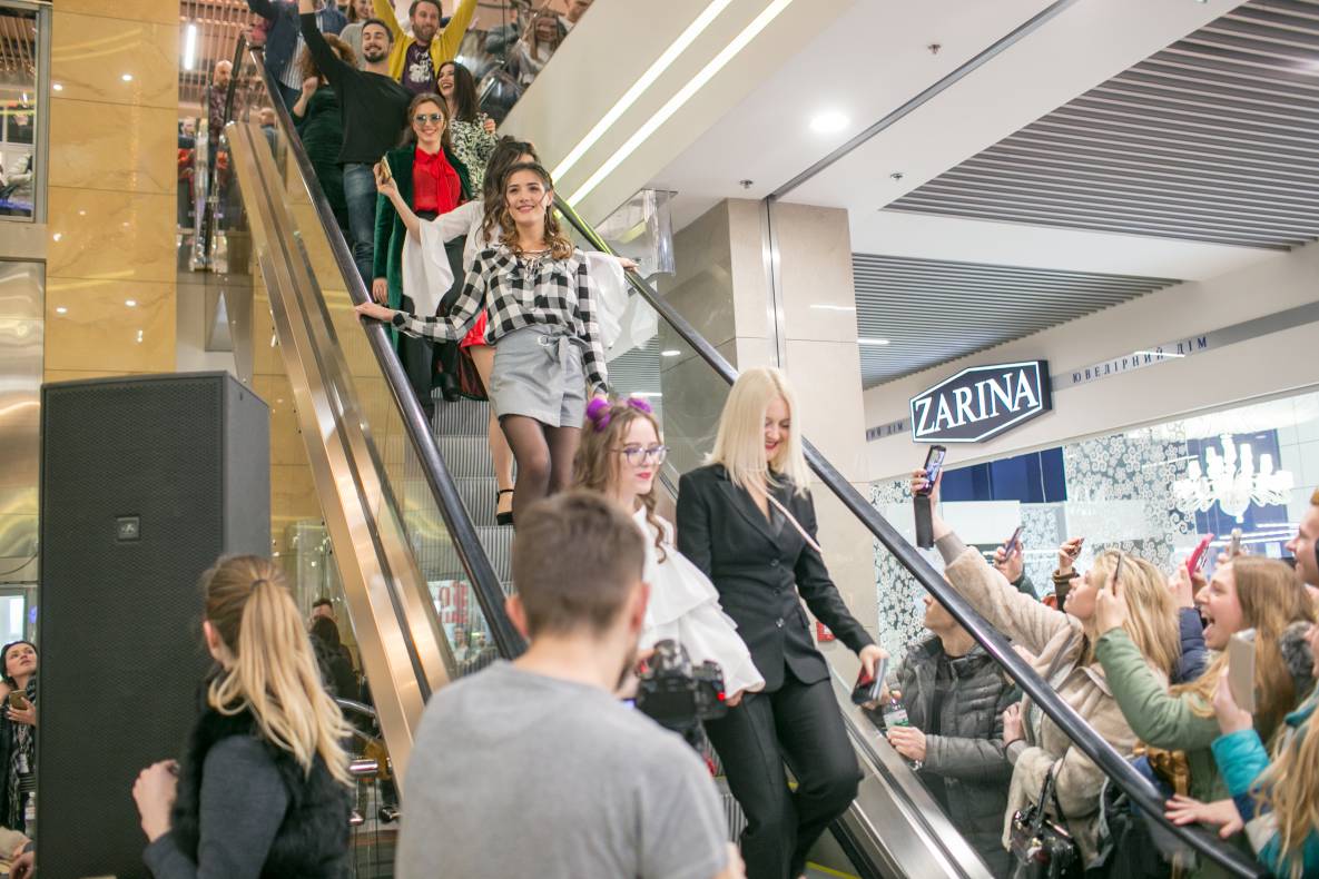 Фан-встреча с актерами самого популярного украинского сериала Школа image-49