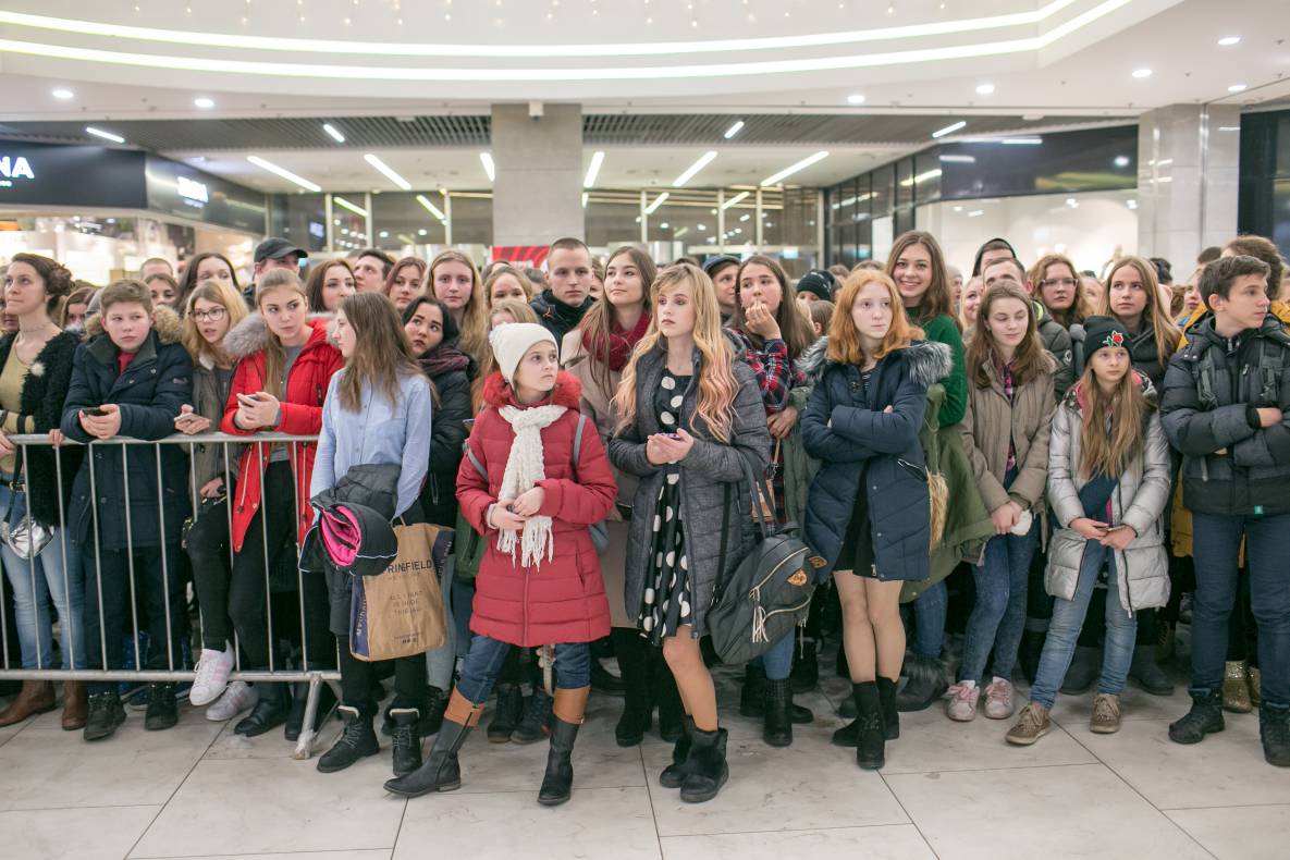 Фан-встреча с актерами самого популярного украинского сериала Школа image-51