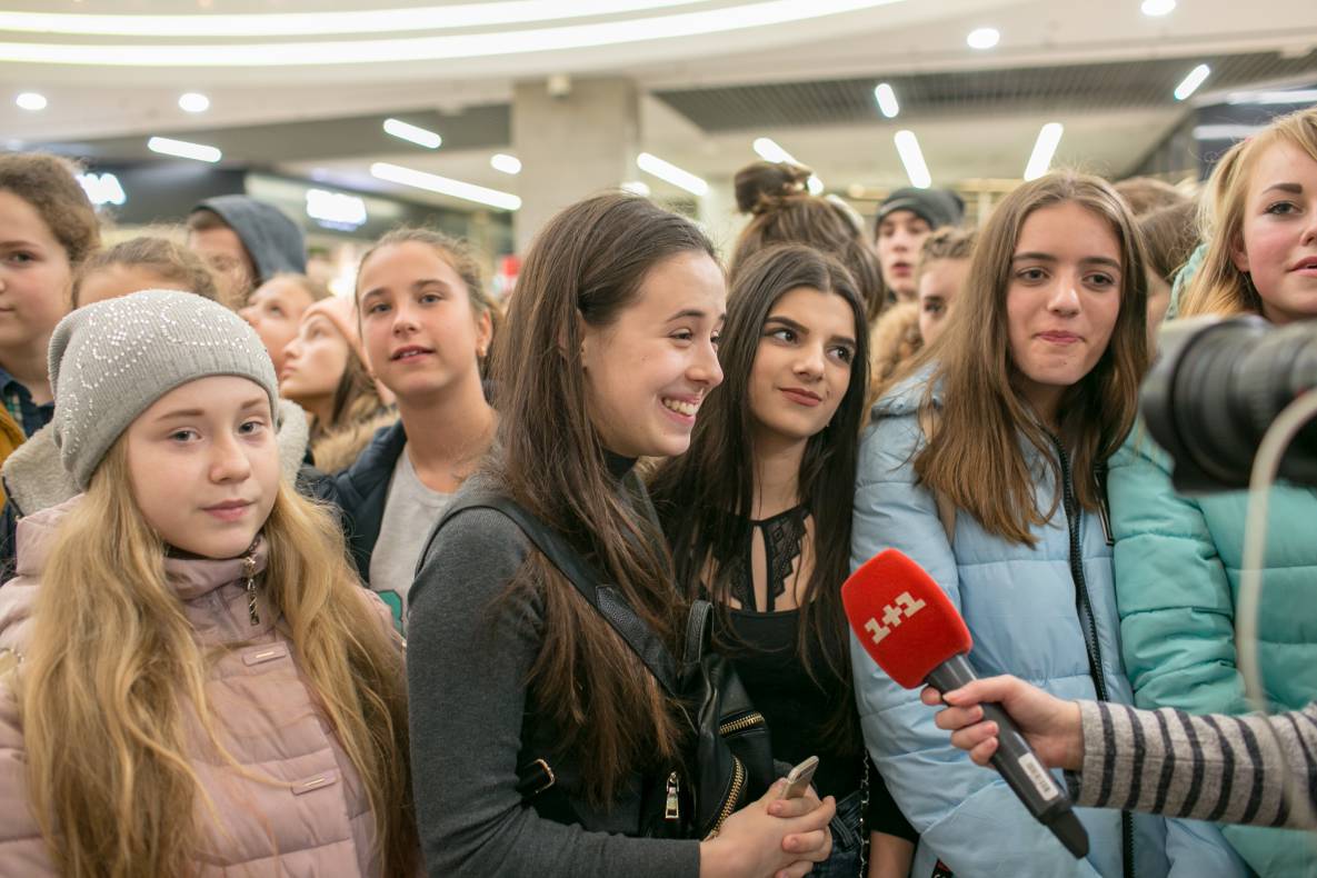 Фан-встреча с актерами самого популярного украинского сериала Школа image-54