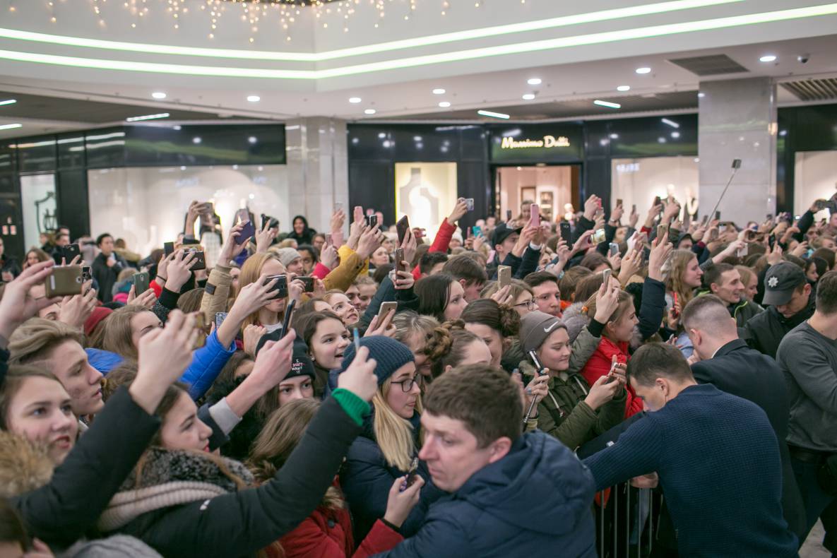 Фан-встреча с актерами самого популярного украинского сериала Школа image-65