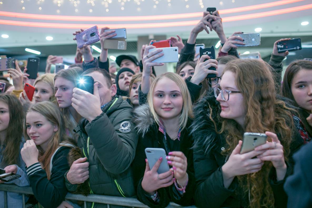 Фан-встреча с актерами самого популярного украинского сериала Школа image-71