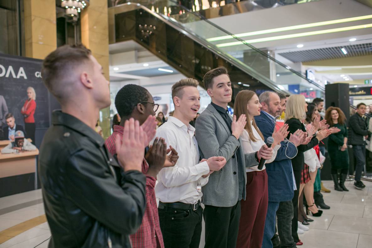 Фан-встреча с актерами самого популярного украинского сериала Школа image-86