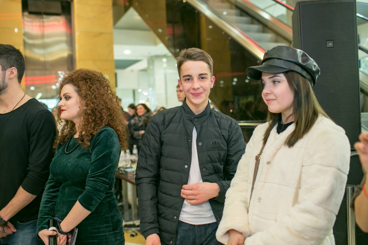 Фан-встреча с актерами самого популярного украинского сериала Школа image-92