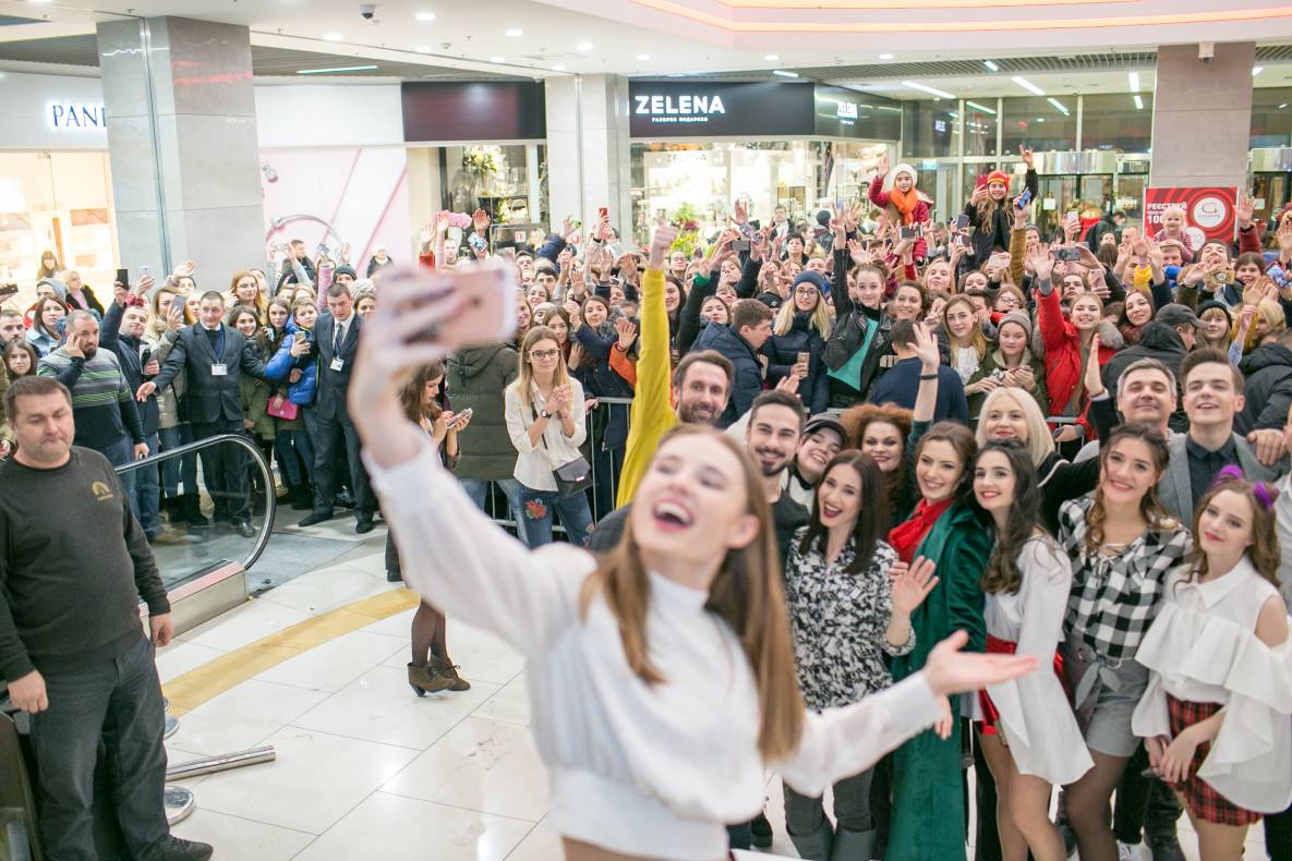 Фан-встреча с актерами самого популярного украинского сериала Школа image-104