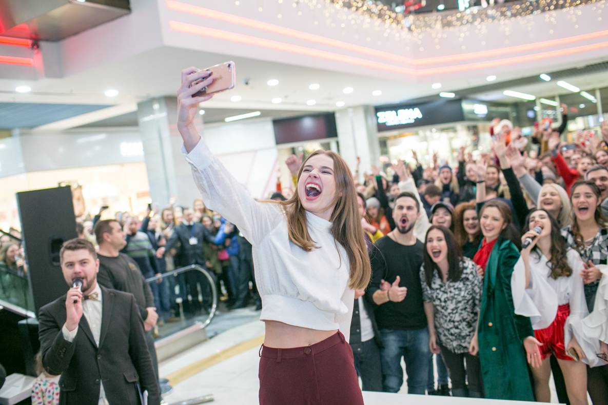 Фан-встреча с актерами самого популярного украинского сериала Школа image-106