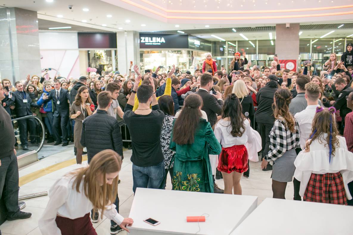 Фан-встреча с актерами самого популярного украинского сериала Школа image-107