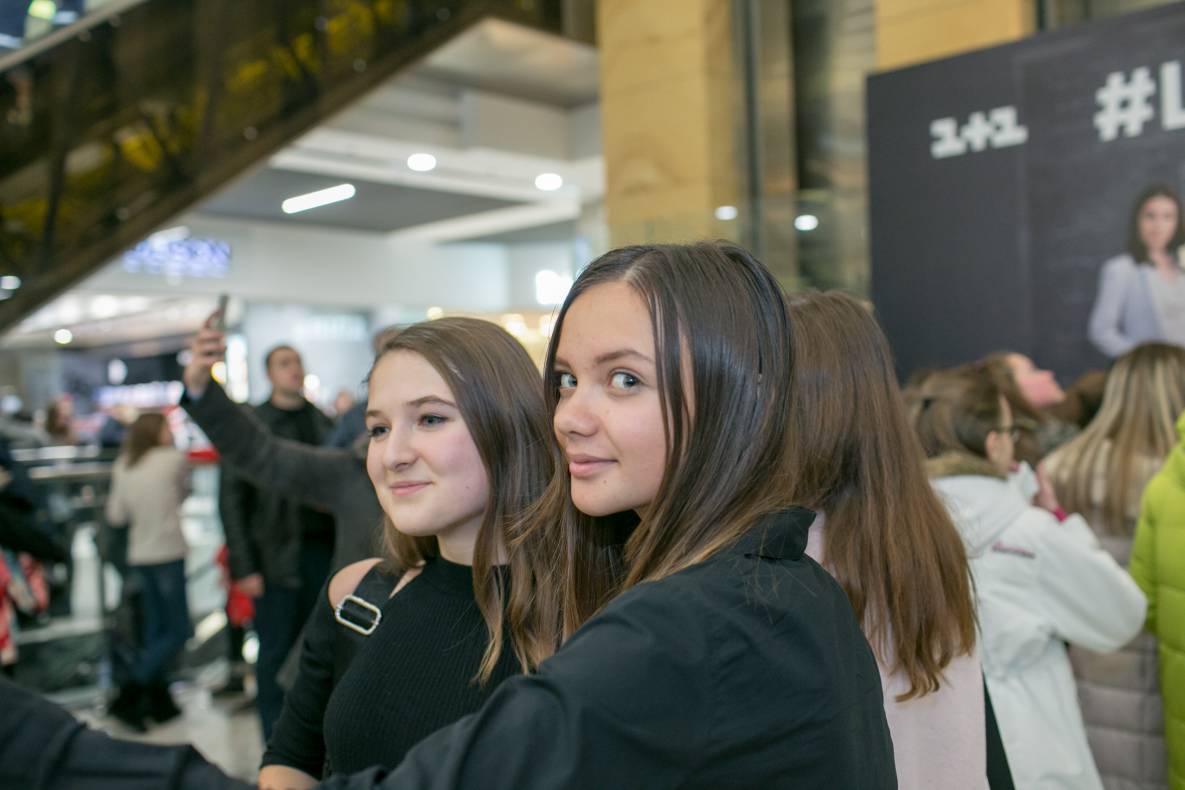 Фан-встреча с актерами самого популярного украинского сериала Школа image-116