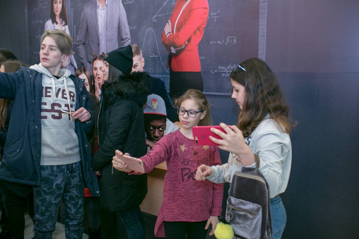 Фан-встреча с актерами самого популярного украинского сериала Школа image-120