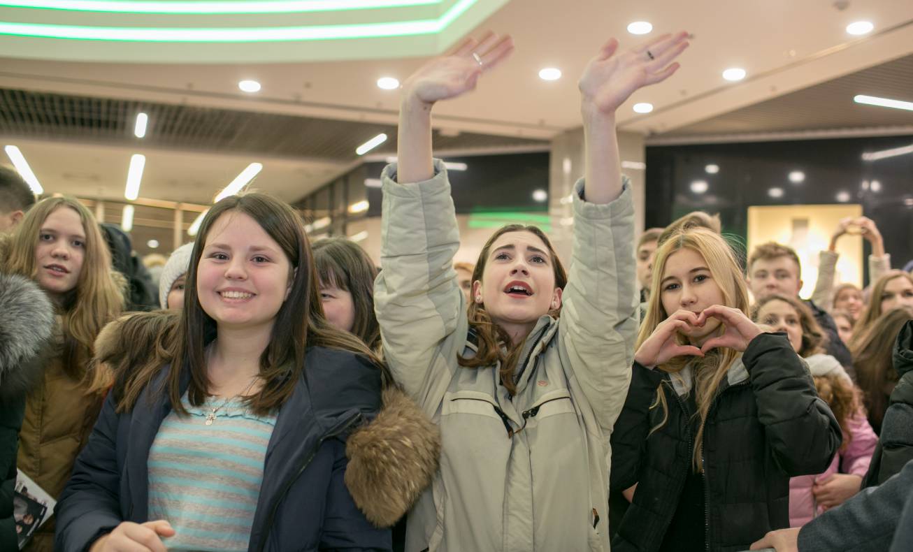 Фан-встреча с актерами самого популярного украинского сериала Школа image-122