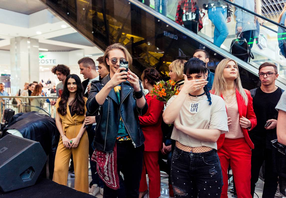 Участники шоу &quot;Голос&quot; в ТРЦ Гулливер! image-9