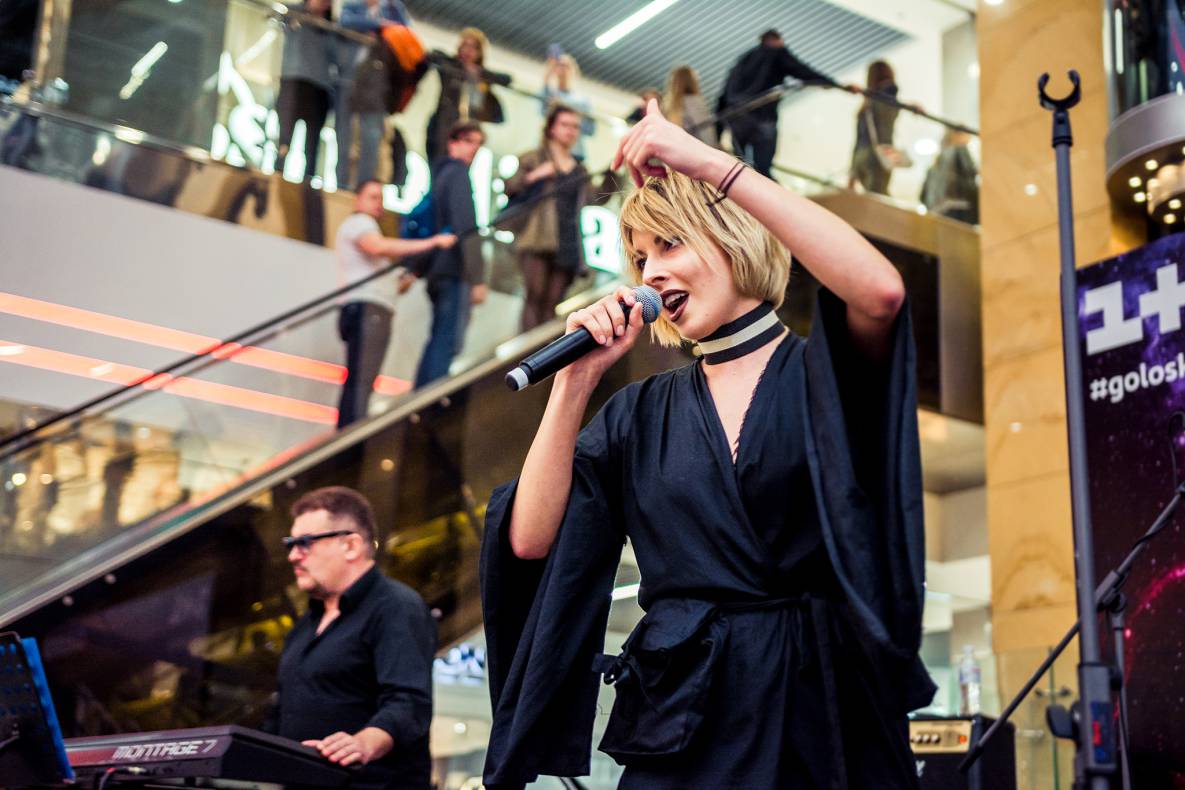 Участники шоу &quot;Голос&quot; в ТРЦ Гулливер! image-37