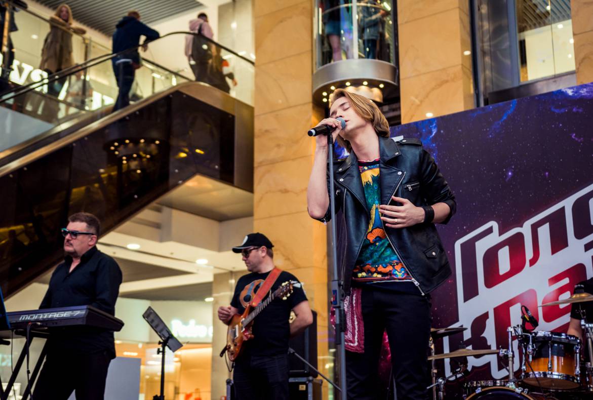 Участники шоу &quot;Голос&quot; в ТРЦ Гулливер! image-68