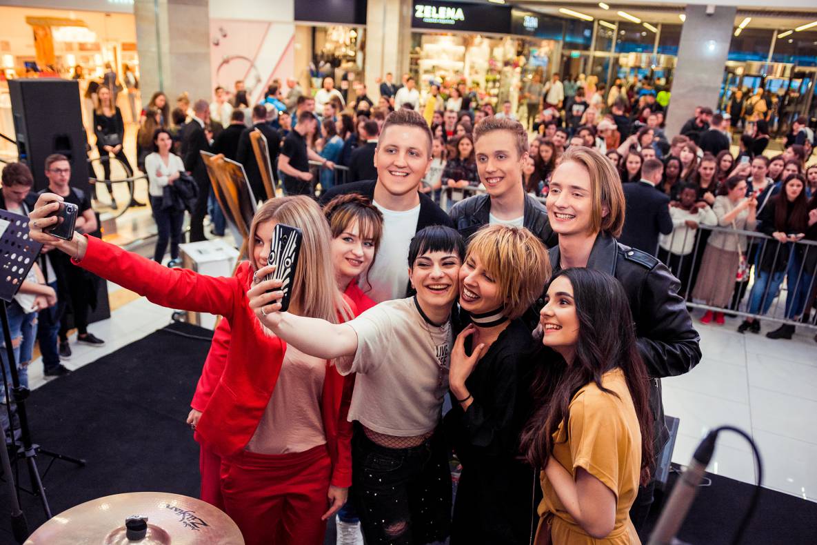 Участники шоу &quot;Голос&quot; в ТРЦ Гулливер! image-86