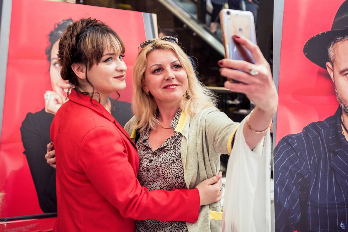 Участники шоу &quot;Голос&quot; в ТРЦ Гулливер! image-100