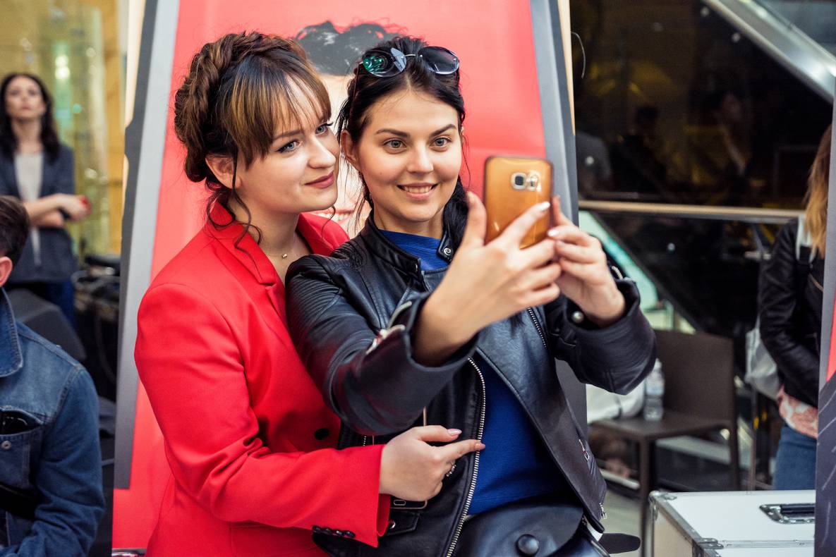 Участники шоу &quot;Голос&quot; в ТРЦ Гулливер! image-110