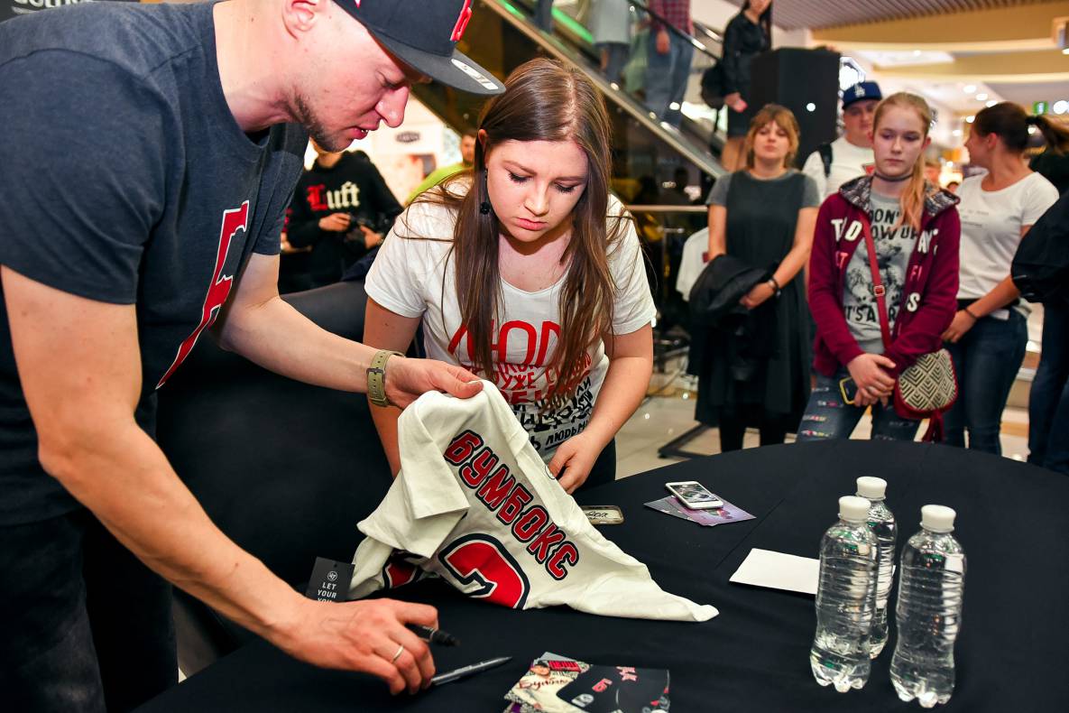 Автограф-сесія з Бумбокс! Шопінг вікенд в ТРЦ Гулівер image-119