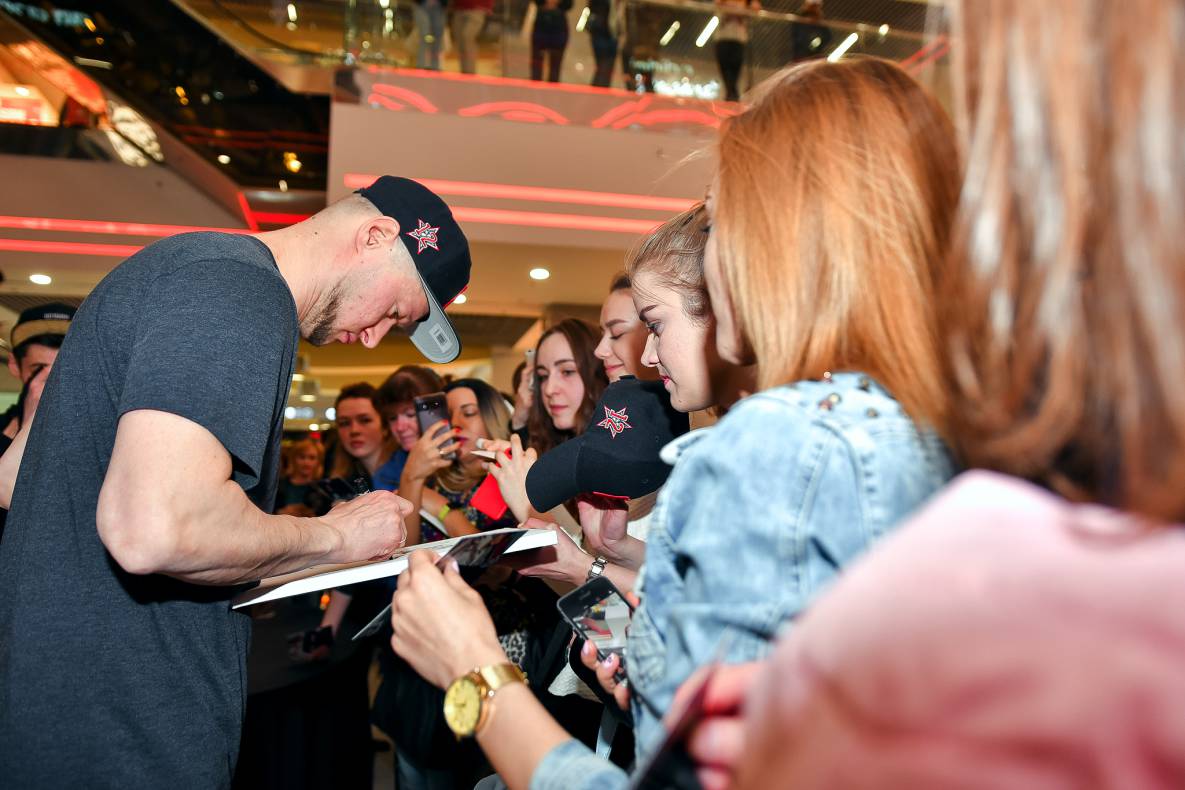 Автограф-сесія з Бумбокс! Шопінг вікенд в ТРЦ Гулівер image-133