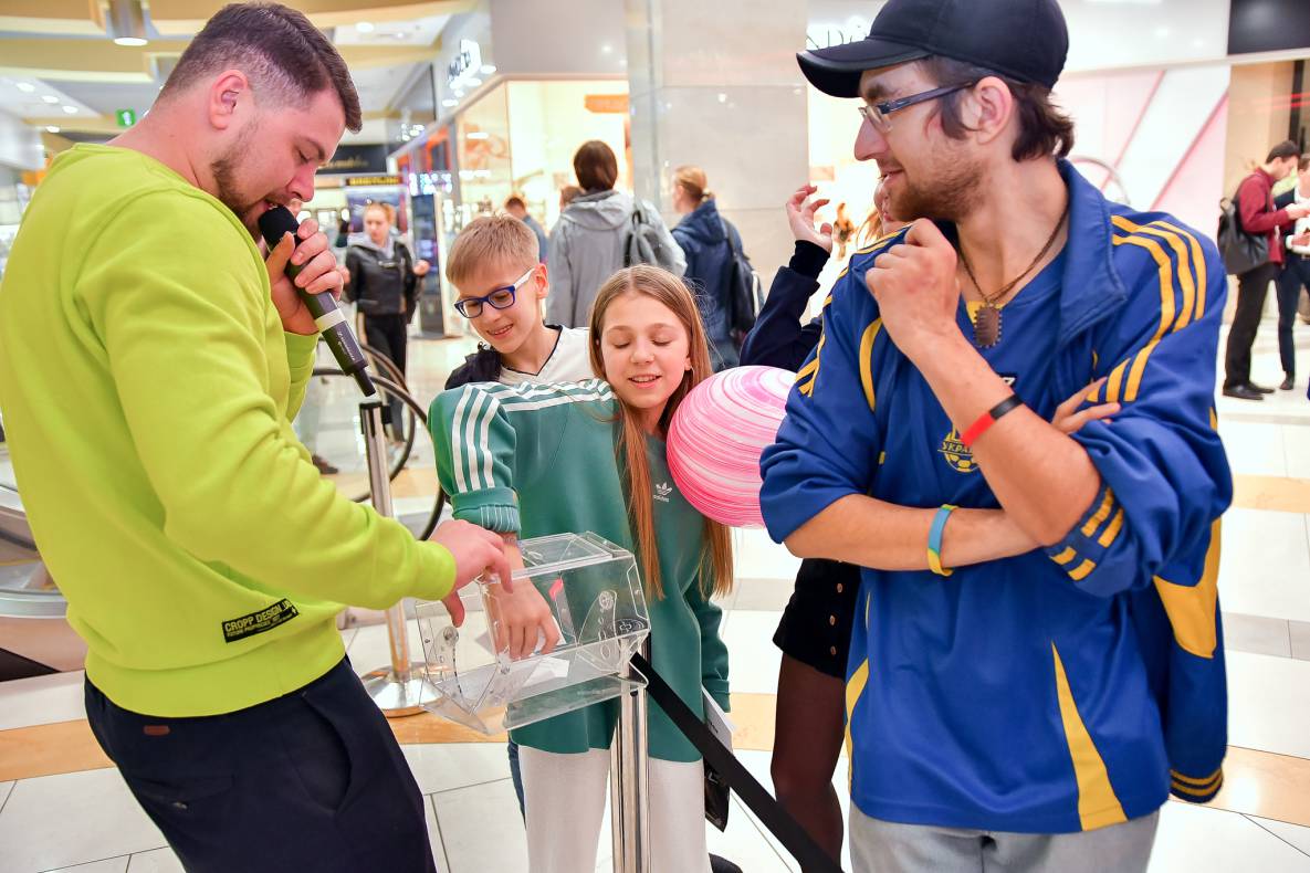 Автограф-сесія з Бумбокс! Шопінг вікенд в ТРЦ Гулівер image-184
