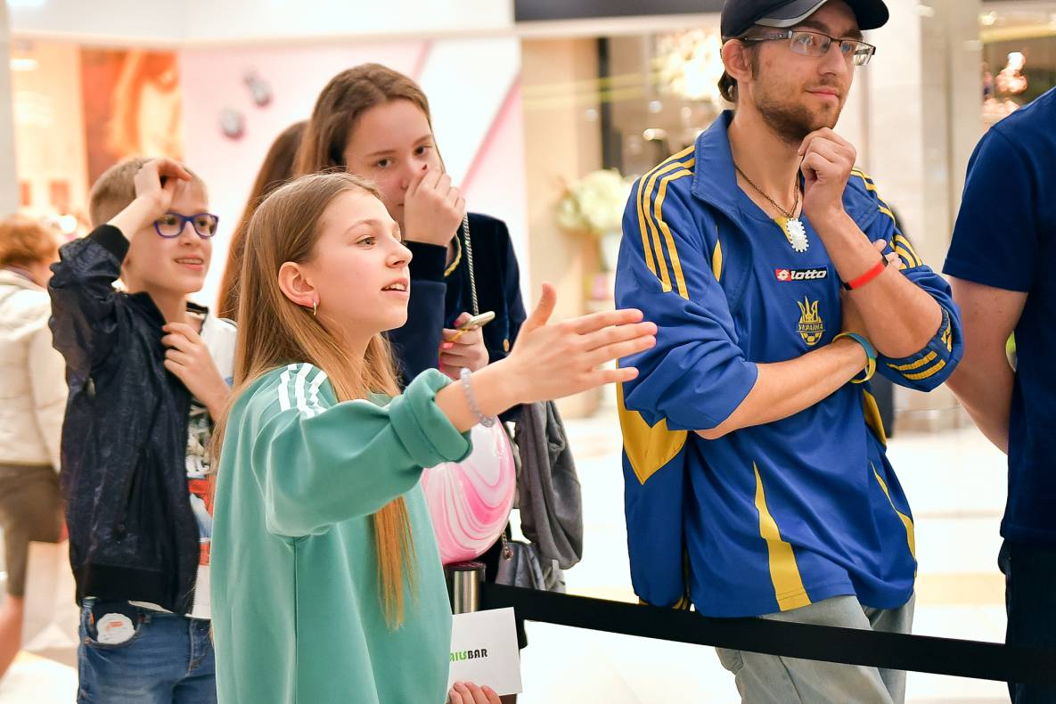 Автограф-сесія з Бумбокс! Шопінг вікенд в ТРЦ Гулівер image-186