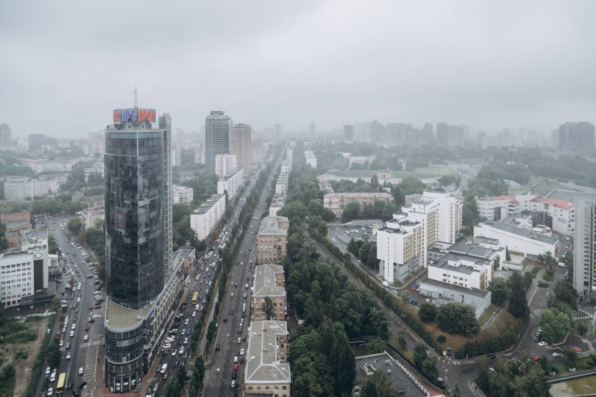 Establishment of a record for lifting Ukraine at the Gulliver mall on a bicycle image-11