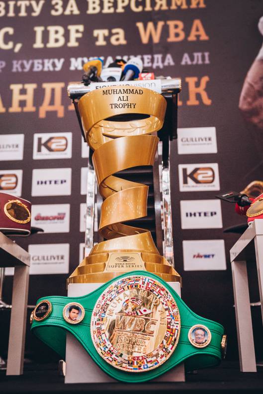 Press conference with Alexander Usyk image-10