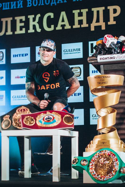 Press conference with Alexander Usyk image-21
