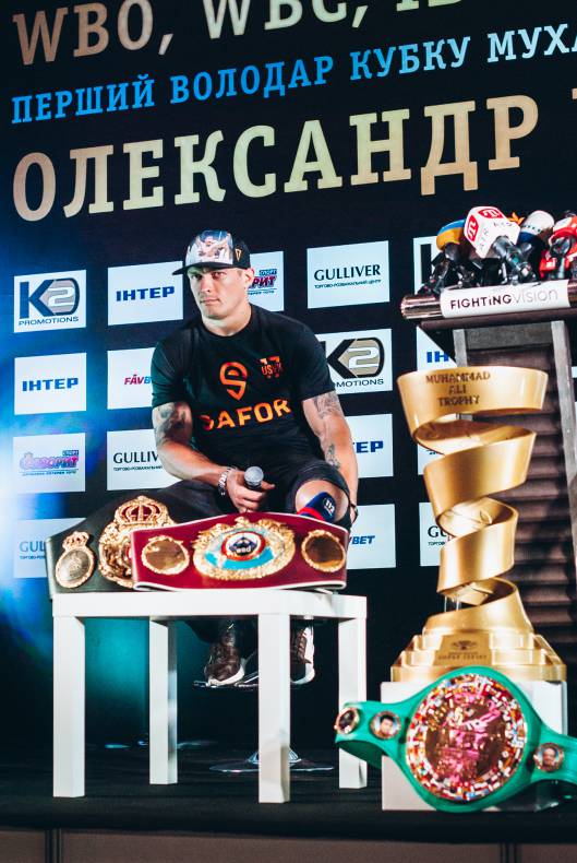 Press conference with Alexander Usyk image-32