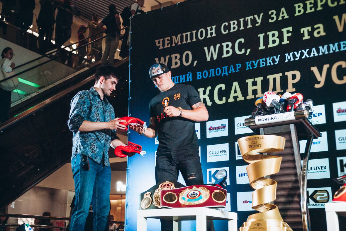 Press conference with Alexander Usyk image-57