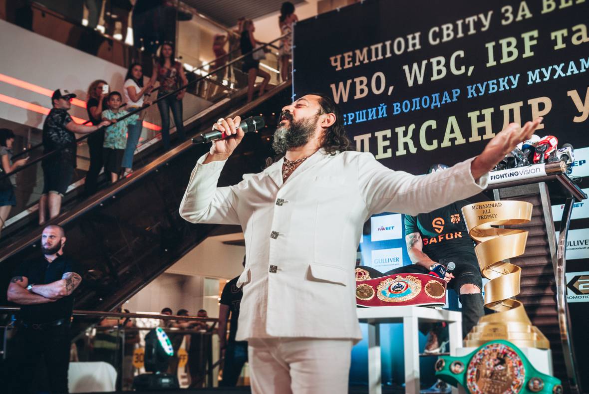 Press conference with Alexander Usyk image-73