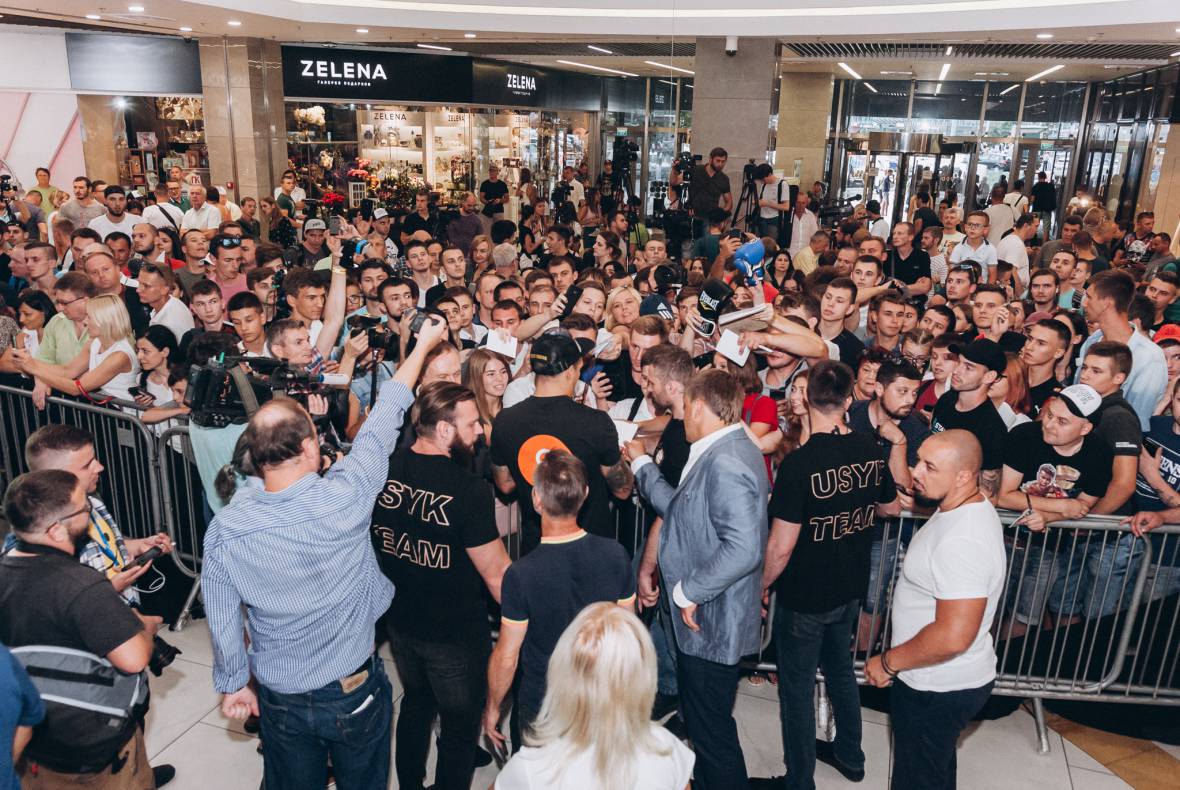 Press conference with Alexander Usyk image-104