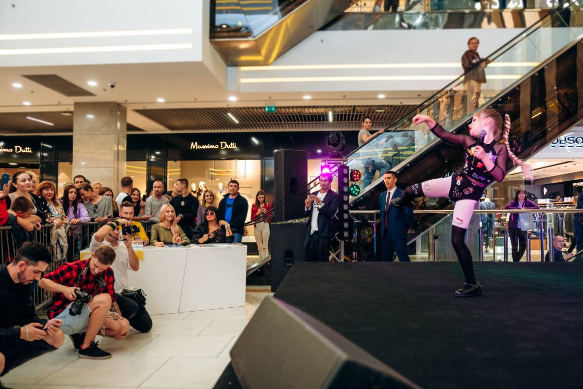 Шоу двійників Олі Полякової image-24