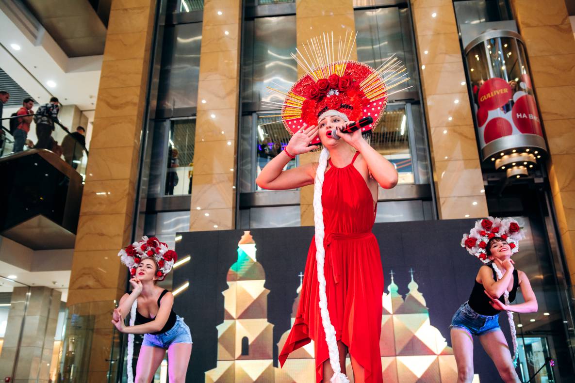 Шоу двійників Олі Полякової image-36