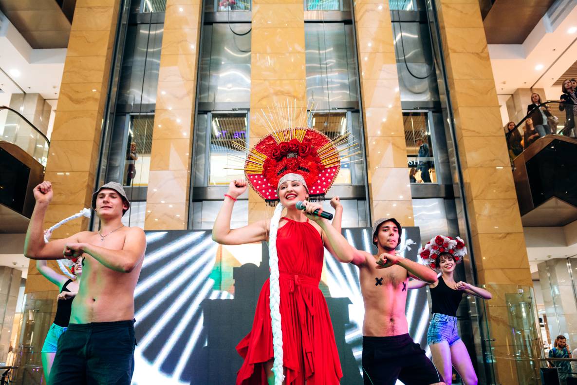 Шоу двійників Олі Полякової image-39