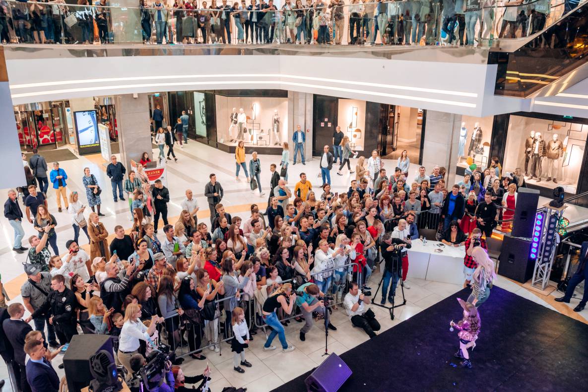 Шоу двійників Олі Полякової image-95