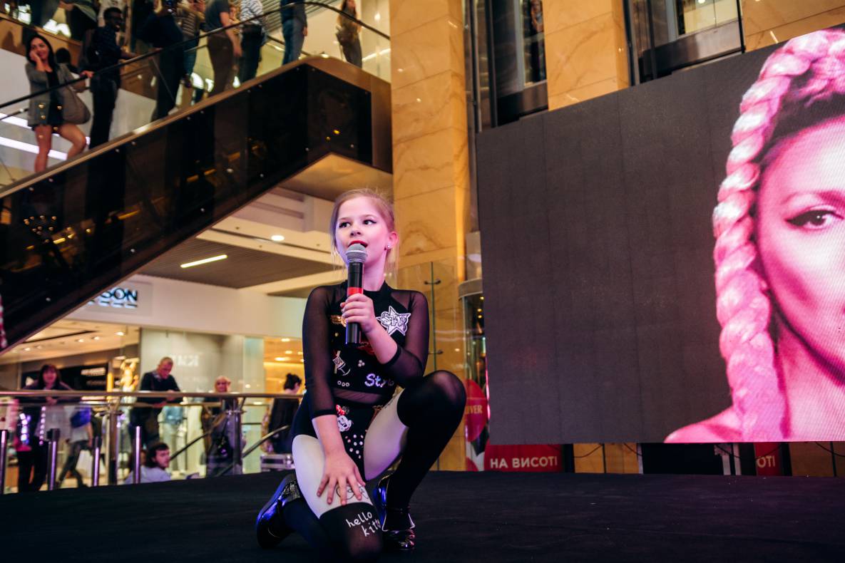 Шоу двійників Олі Полякової image-148