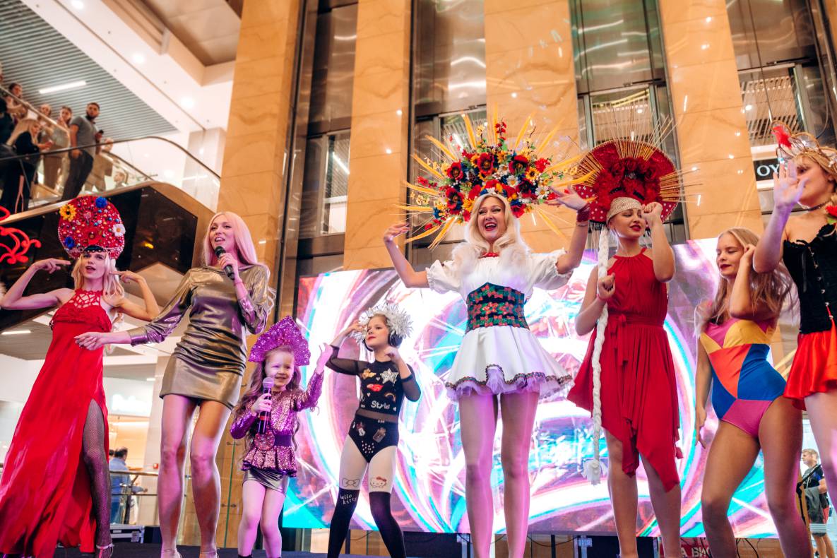 Шоу двійників Олі Полякової image-214