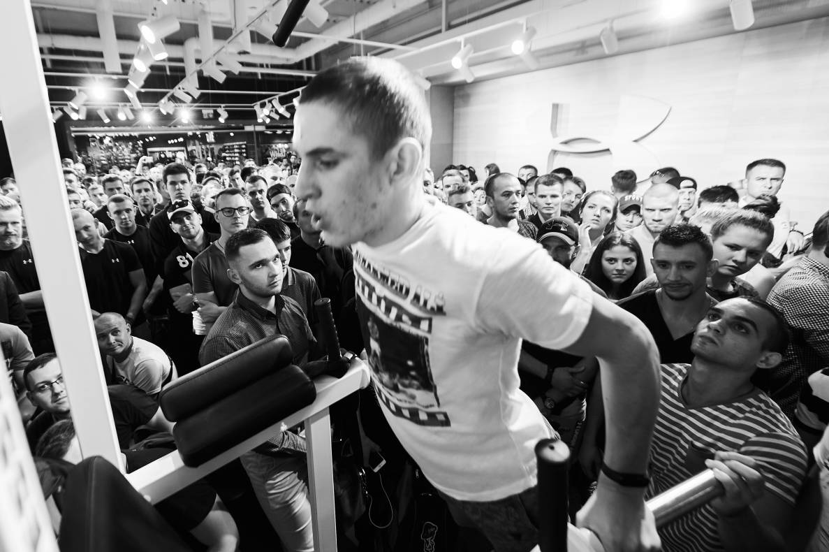 Autograph session of Vasily Lomachenko image-12