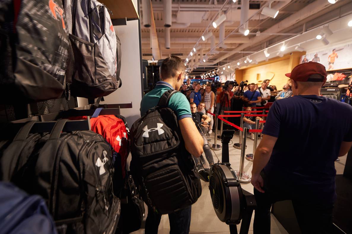 Autograph session of Vasily Lomachenko image-45