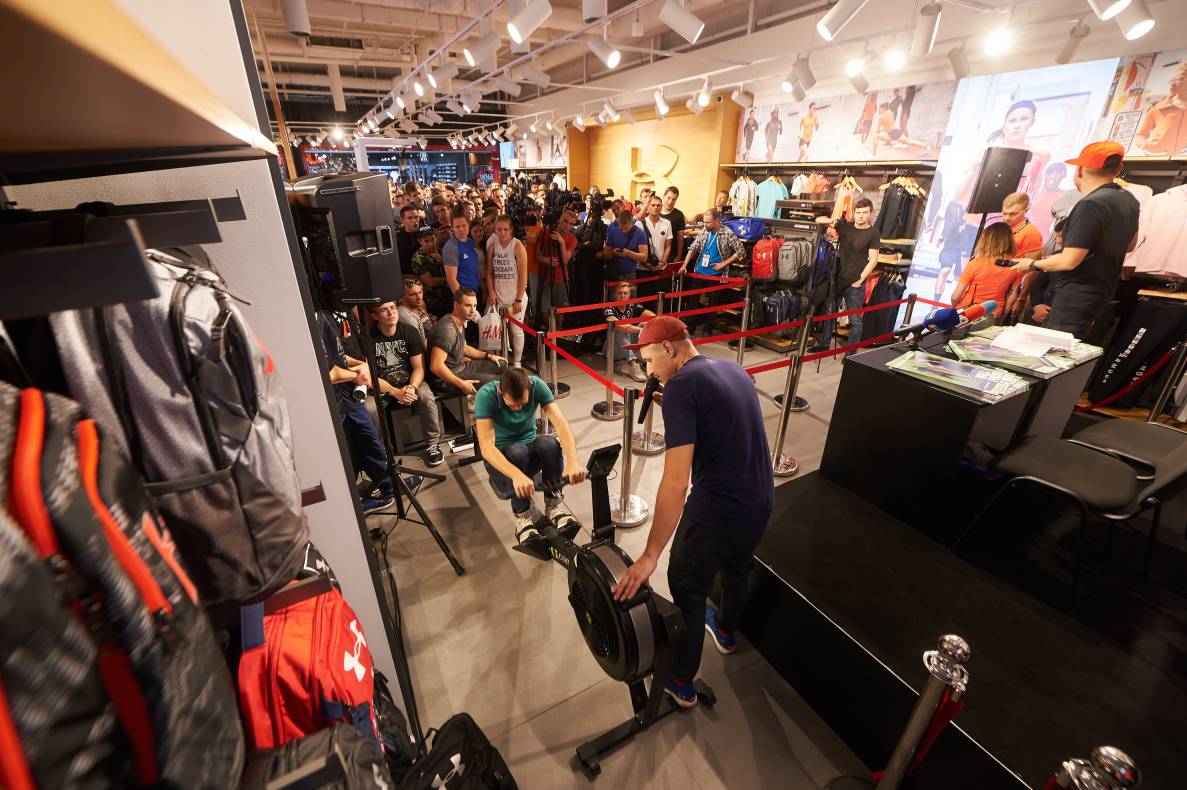 Autograph session of Vasily Lomachenko image-55