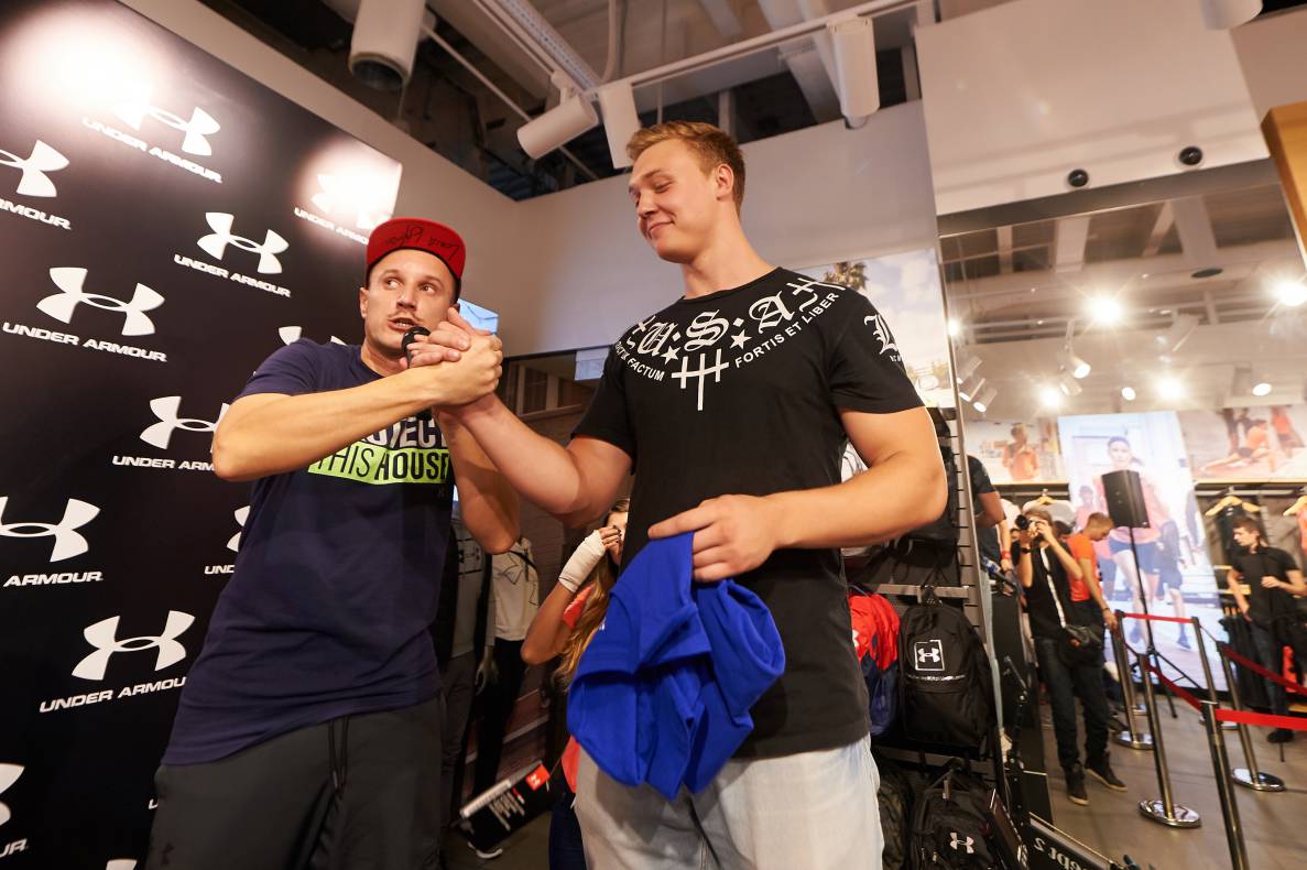 Autograph session of Vasily Lomachenko image-61