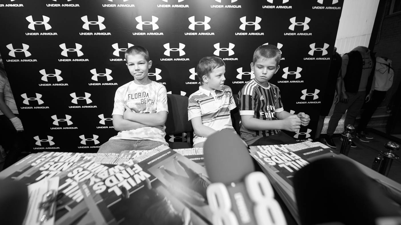 Autograph session of Vasily Lomachenko image-63