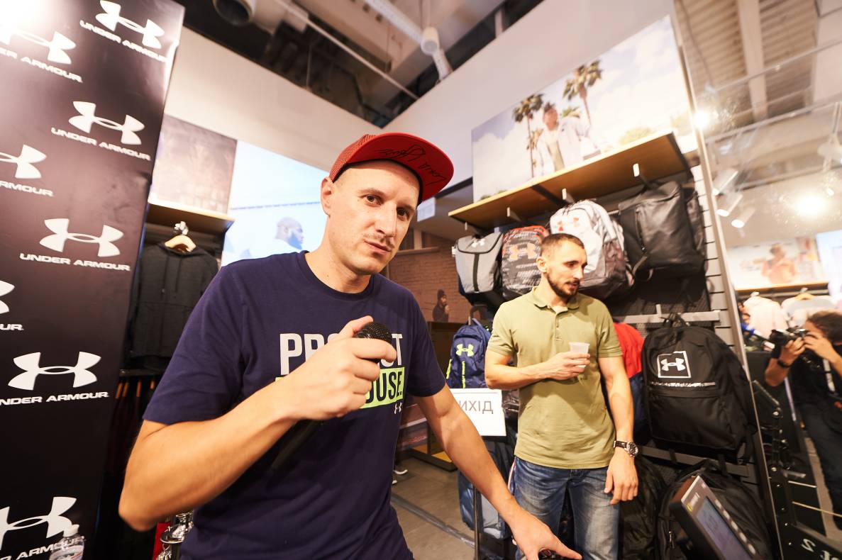 Autograph session of Vasily Lomachenko image-65