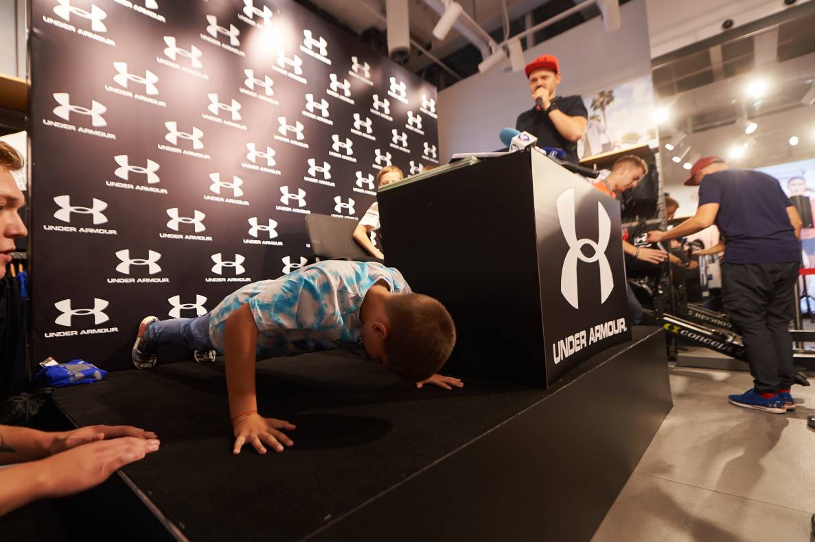 Autograph session of Vasily Lomachenko image-66