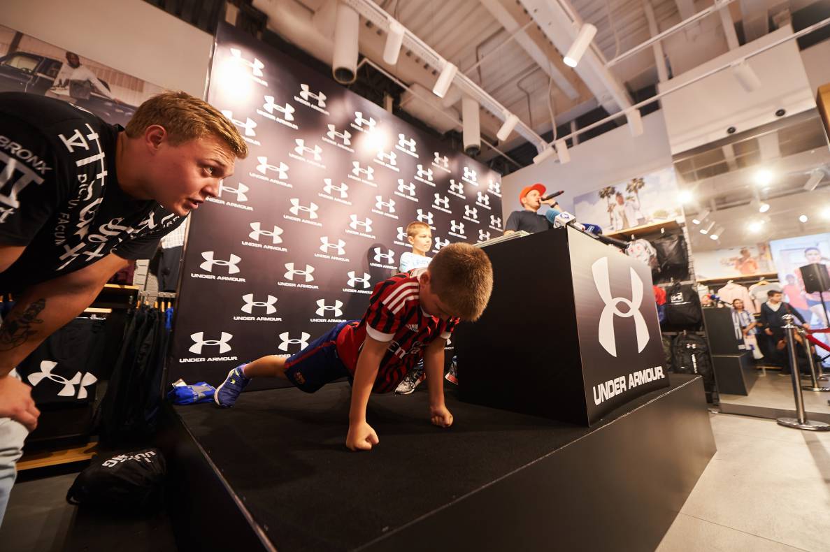 Autograph session of Vasily Lomachenko image-67