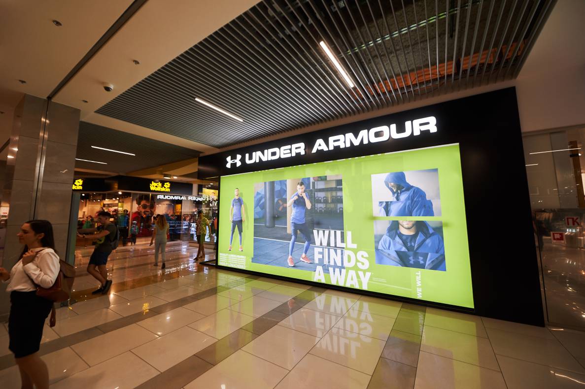 Autograph session of Vasily Lomachenko image-73