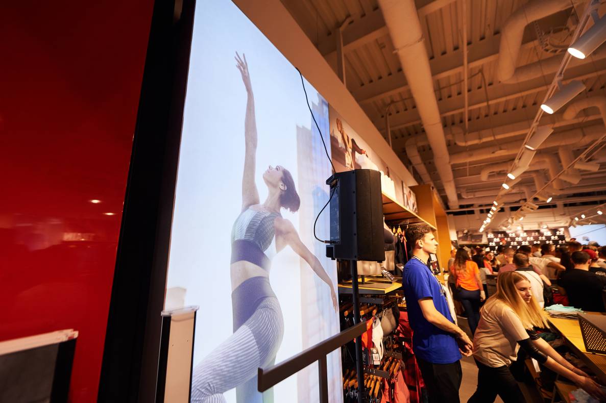 Autograph session of Vasily Lomachenko image-74