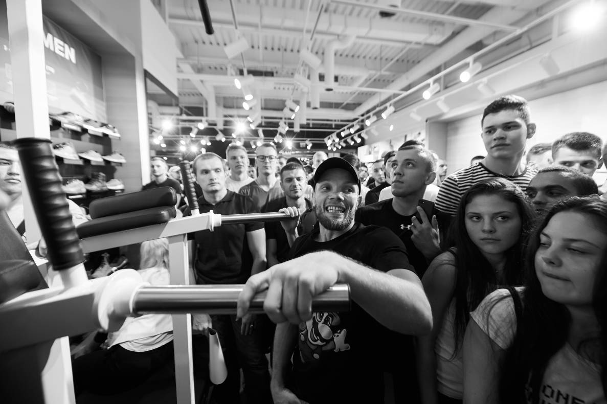 Autograph session of Vasily Lomachenko image-77